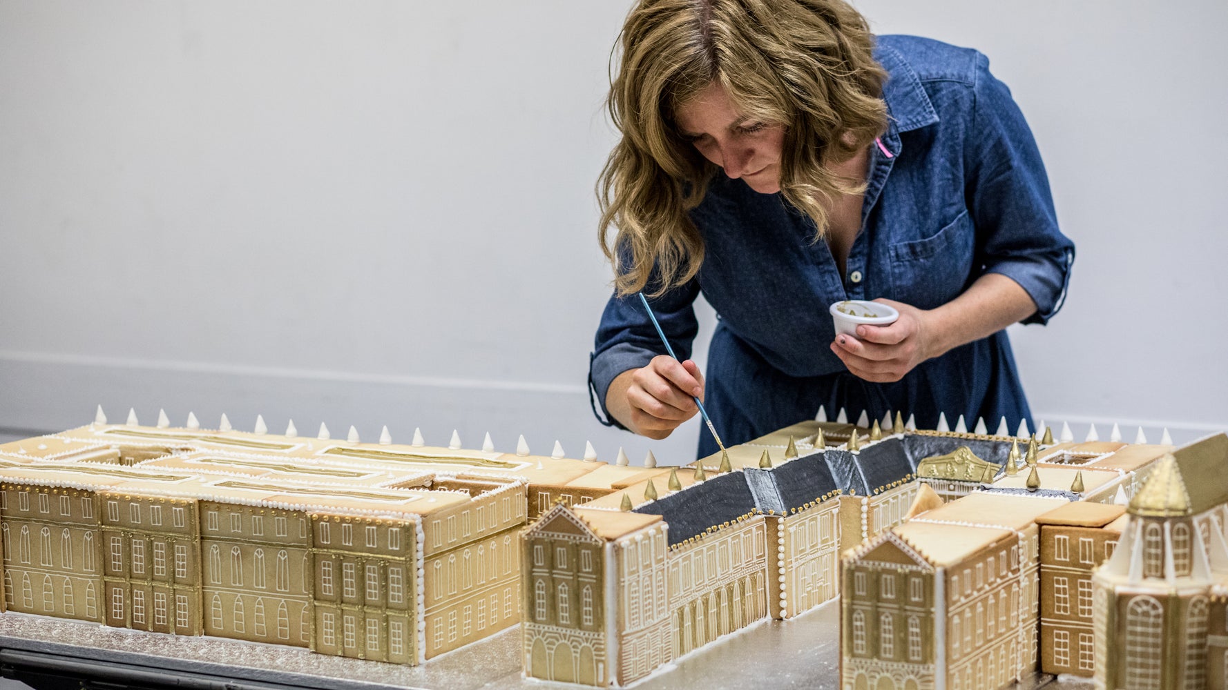 This 'Gingerbread Architect' Creates Iconic Buildings Out Of Biscuit - Vimarsana News