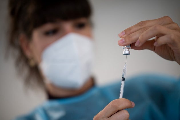 Avec le vaccin Pfizer, une 3e dose sera