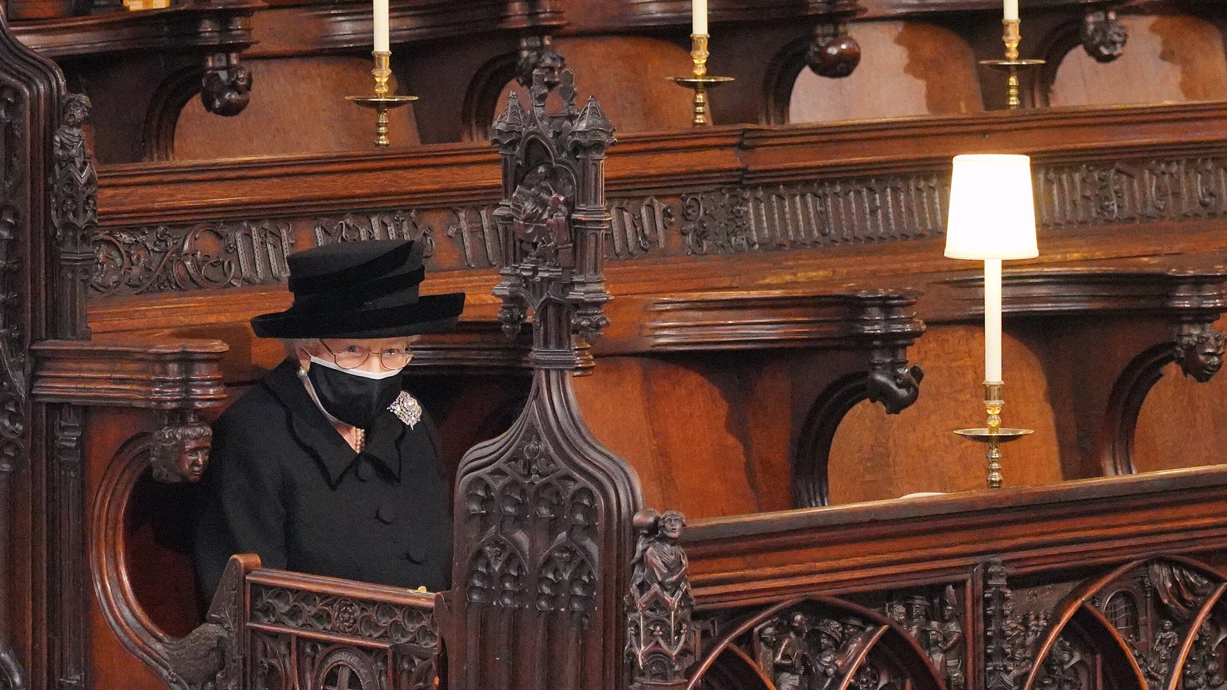 Queen Elizabeth Sits Alone At Prince Philip's Funeral In Heartbreaking Image