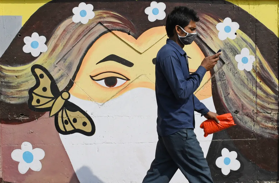 Στις άδειες πόλεις του κόσμου ανθίζει η Τέχνη του Δρόμου - Τα 31 καλύτερα graffiti της πανδημίας | HuffPost Greece