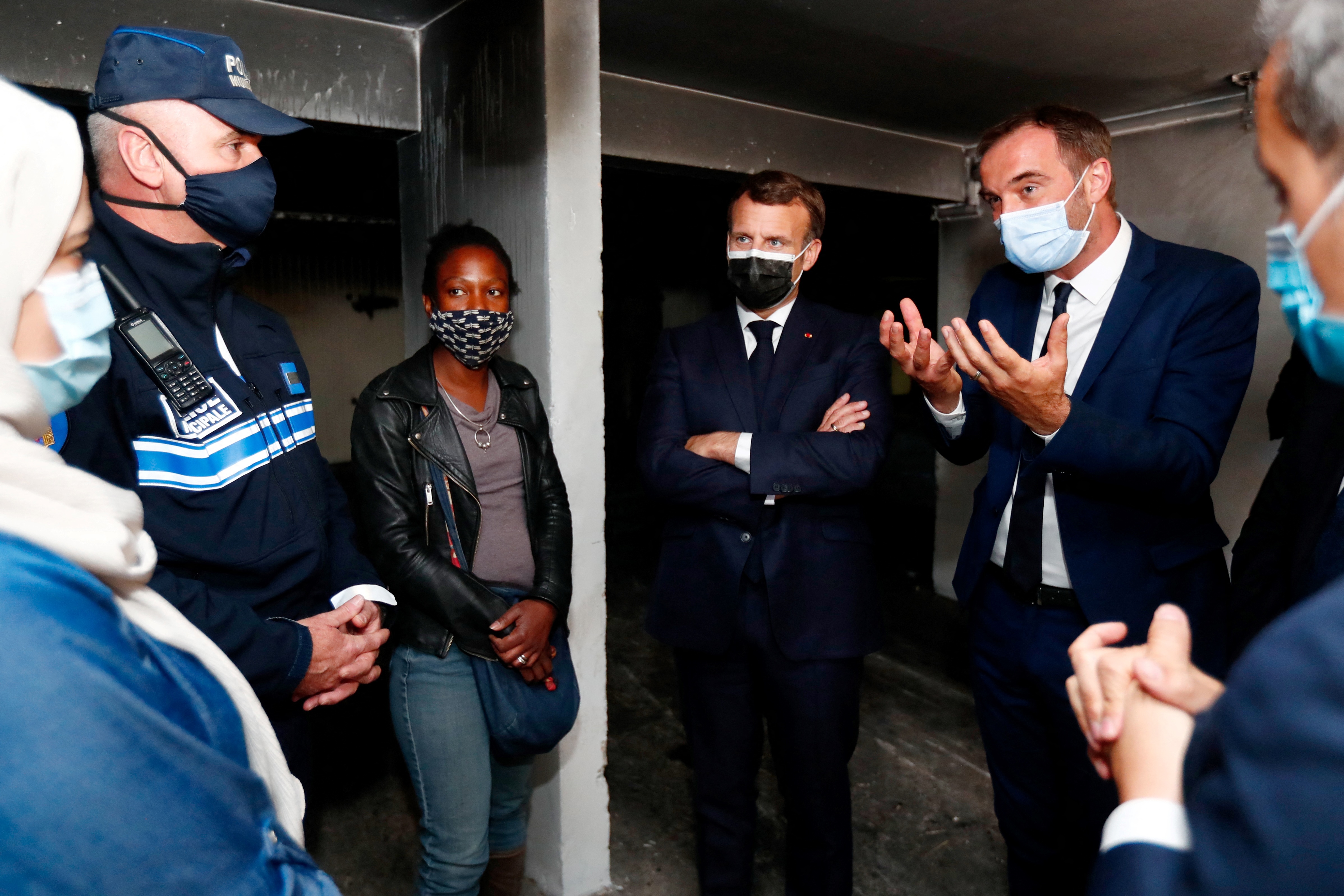 Macron interpellé par une mère de famille sur le manque de mixité dans les quartiers