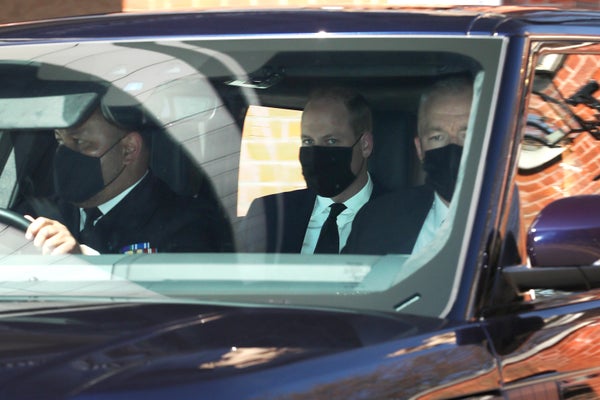 Le prince William vu quitter le palais de Kensington, se dirigeant vers Windsor pour les funérailles du prince Phillip.