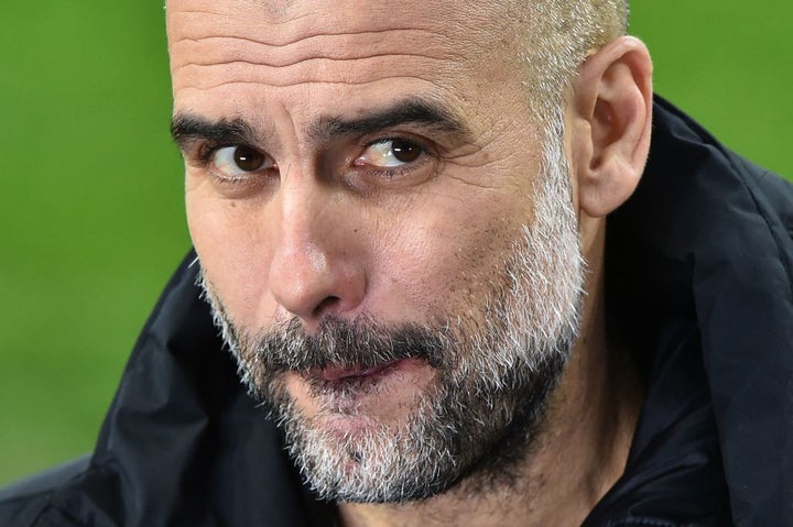 Guardiola, durante una entrevista a pie de campo