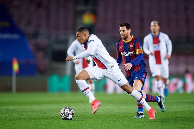 Kylian Mbappé et Lionel Messi -ici en février dernier- devraient pouvoir continuer à s'affronter en Ligue des Champions après l'implosion du projet de Super League européenne.