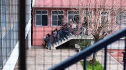 Σύλληψη καθηγητή που πήγε για μάθημα χωρίς self test