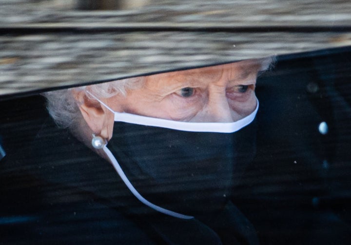 La reina Isabel II el día del funeral por el duque de Edimburgo
