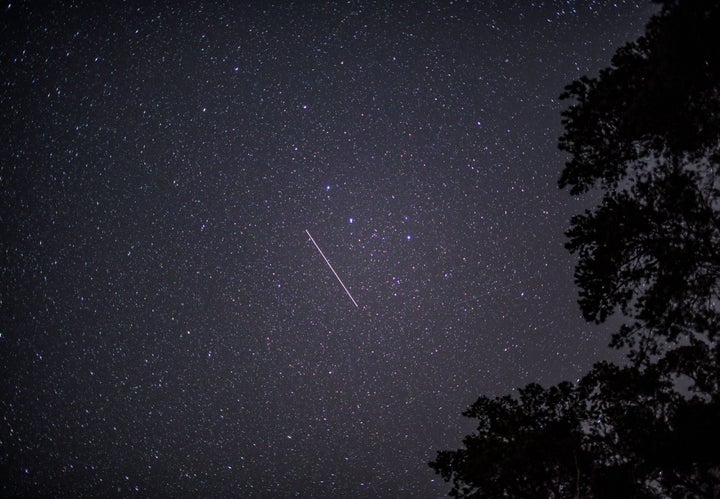 流れ星のイメージ画像（※4月こと座流星群の写真ではありません）