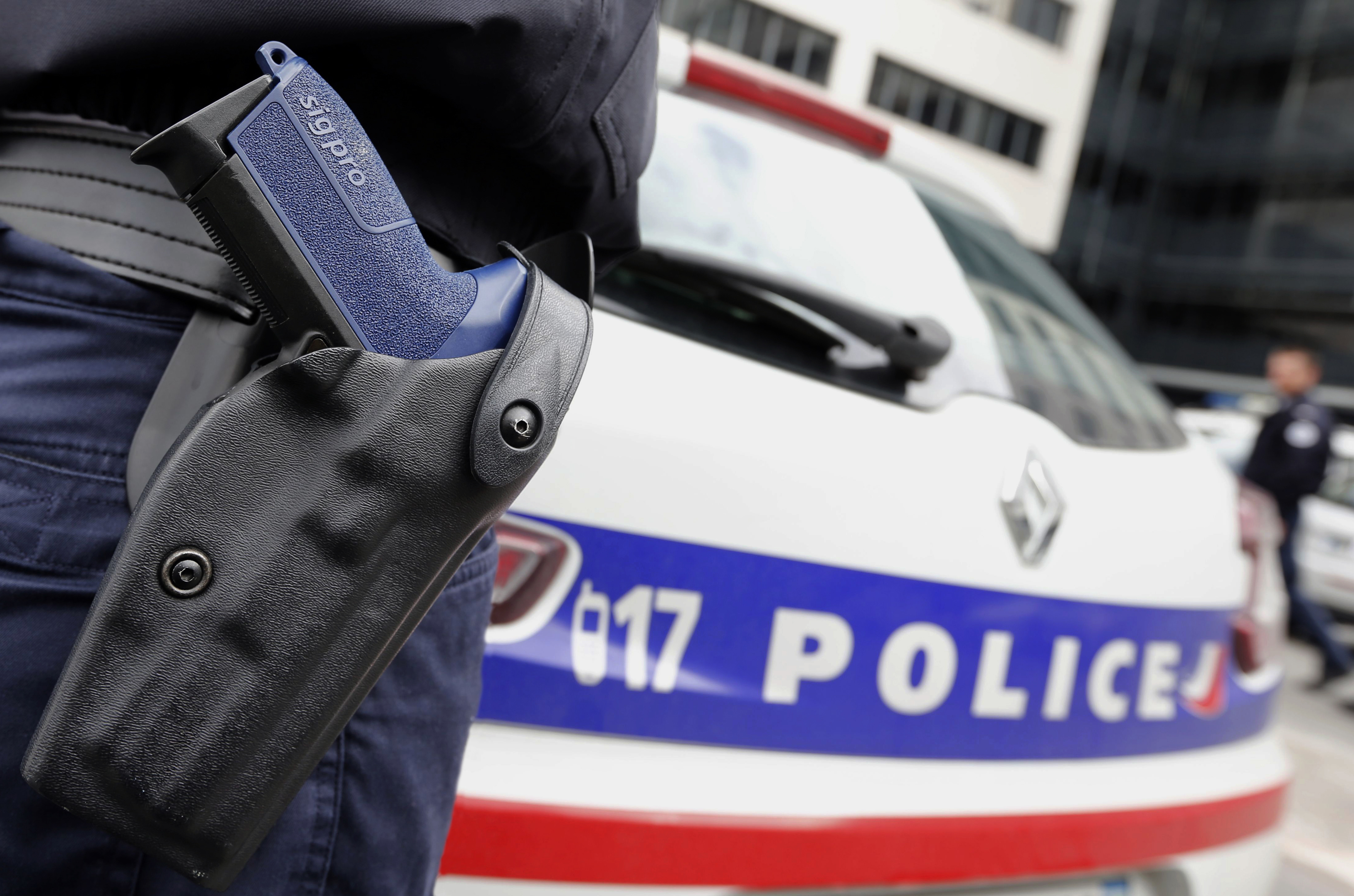 Une policière tuée à Rambouillet, le suspect neutralisé