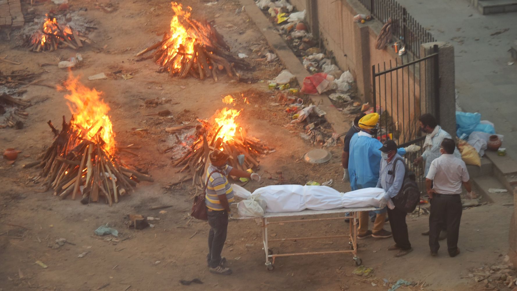 India’s Crematoriums Overwhelmed As Coronavirus ‘Swallows People’