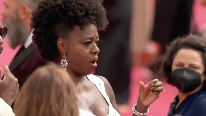 La actriz Viola Davis, en la alfombra roja de los Oscar 2021.