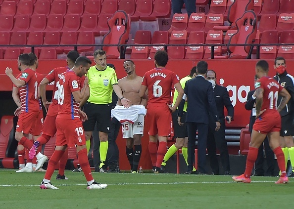 L'arbitre de Séville-Grenade a dû refaire jouer une minute de match oubliée