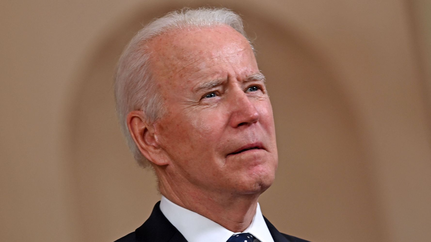 Biden To Sign $15 Minimum Wage Executive Order For Federal Contractors