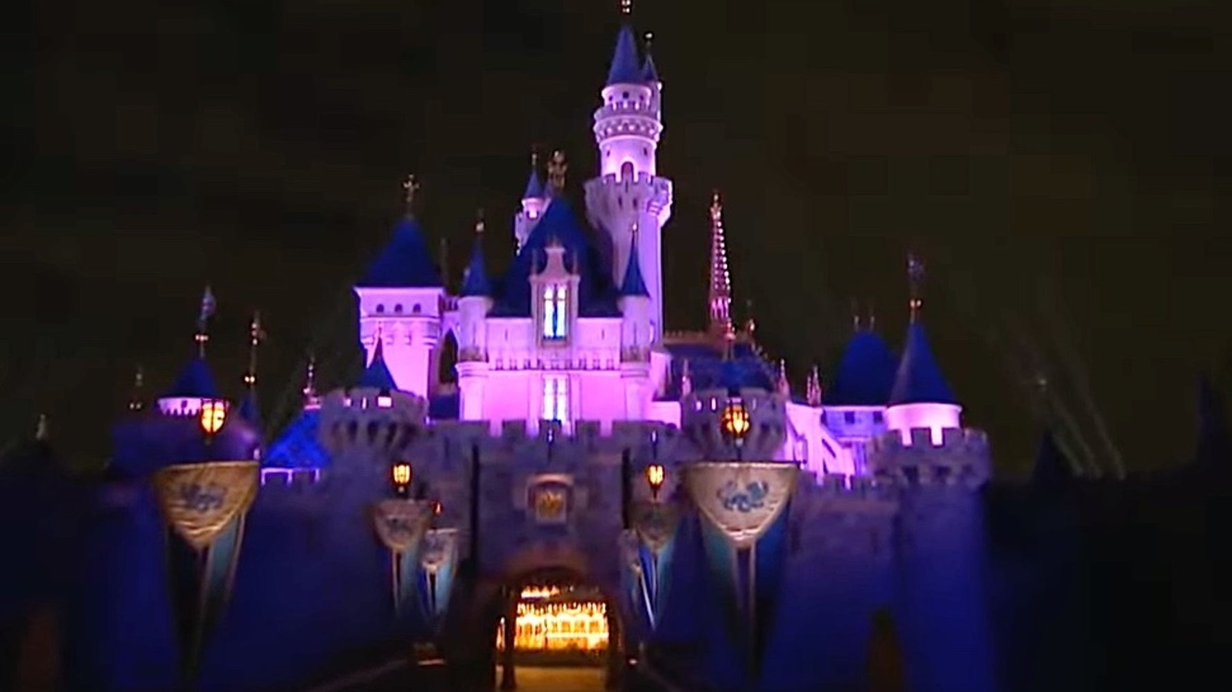 Disneyland Lights Up Castle For The First Time In Forever As Park Nears Reopening Huffpost Entertainment Disneyland Lights Up Castle For The First Time In Forever As Park Nears Reopening Huffpost Entertainment