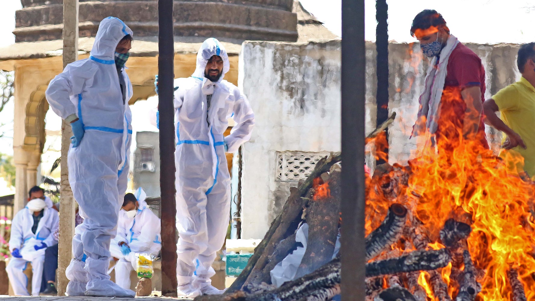 India Death Toll From COVID-19 Tops 200,000 As Devastating Surge Overwhelms Health System