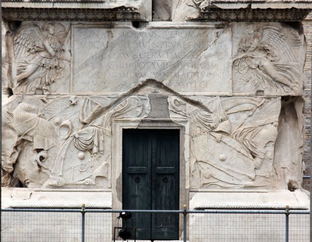 Δύο φτερωτές Νίκες: Βάση του θριαμβικού στύλου του Τραϊανού (περίπου 130 μ.Χ.), Ρώμη