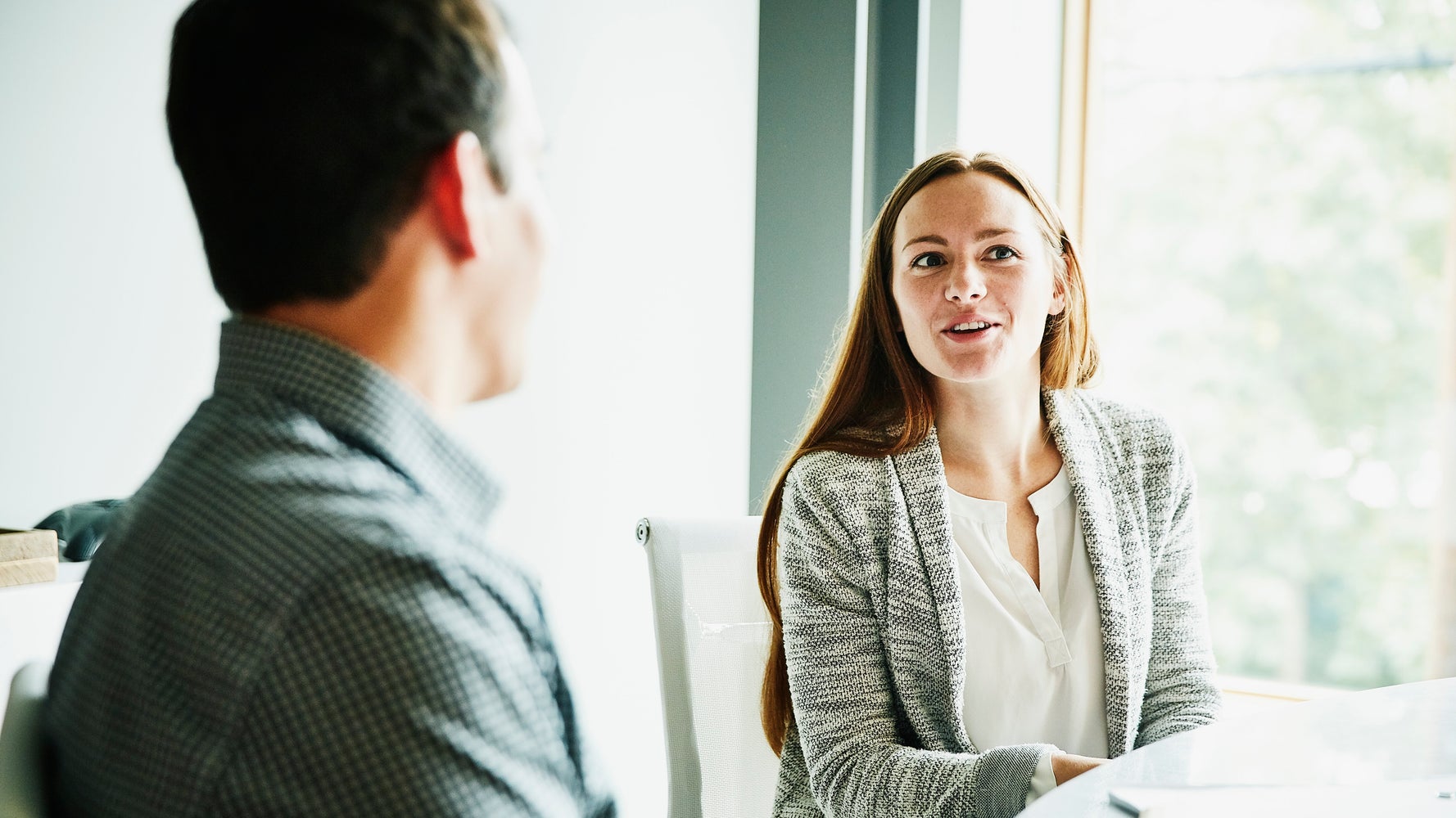 How To Talk To Someone Who Doesn't Make Eye Contact | HuffPost Life