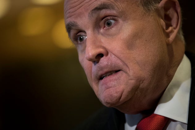 Trump et Biden s'accusent à distance autour du sort de Giuliani (Photo: Rudy Giuliani en 2017 à New York. Photo par Drew Angerer/Getty Images)