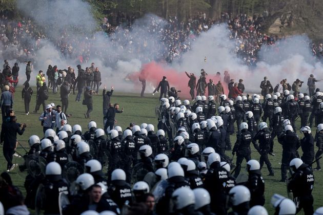 Evacuation du Bois de la Cambre à Bruxelles le 1er mai après une fête sauvage