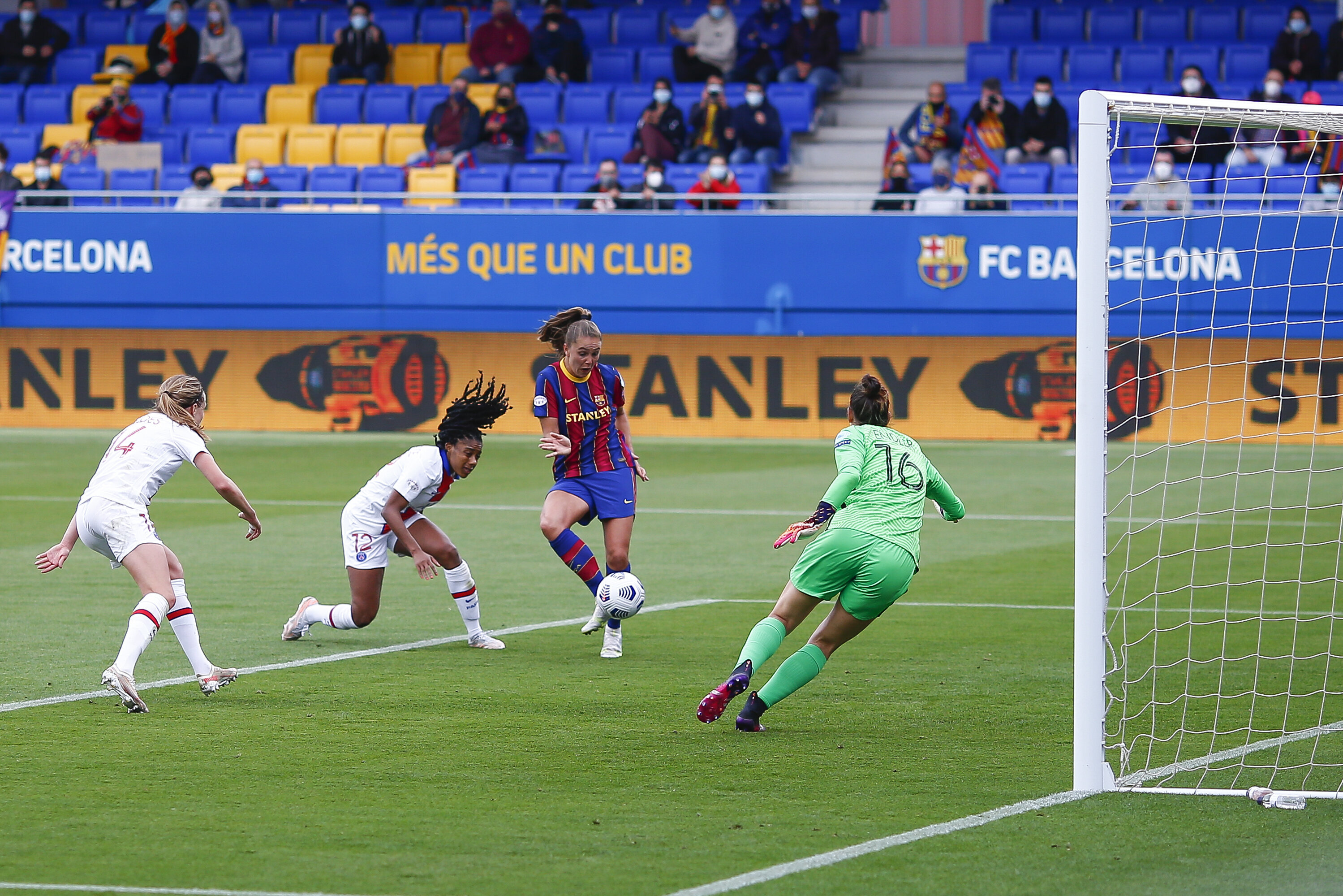 C1 dames: le Paris Saint-Germain éliminé en demi-finale face à Barcelone