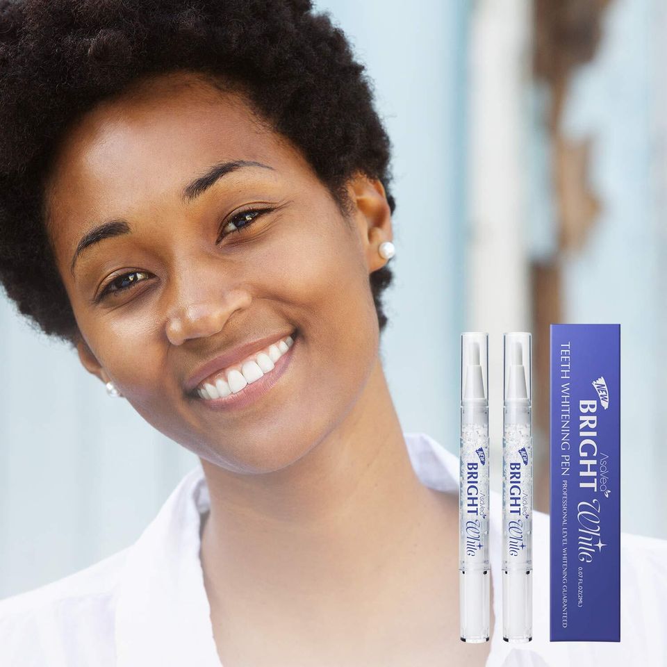 A painless, mint-flavored teeth-whitening pen