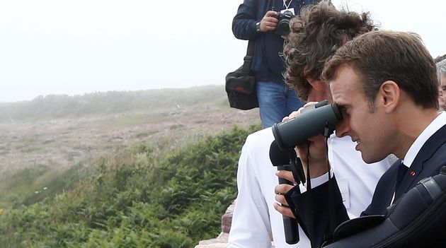 En retard sur le séquençage des variants, le gouvernement a accéléré depuis janvier, mais les résultats sont encore très mitigés (photo: Emmanuel Macron au Cap Frehel)