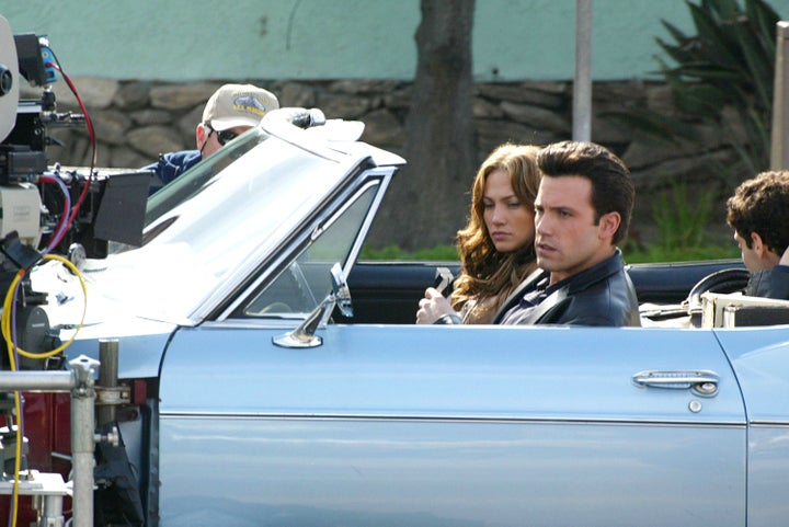 Jennifer Lopez y Ben Affleck en el rodaje de 'Gigli' en 2003, película en la que se conocieron.
