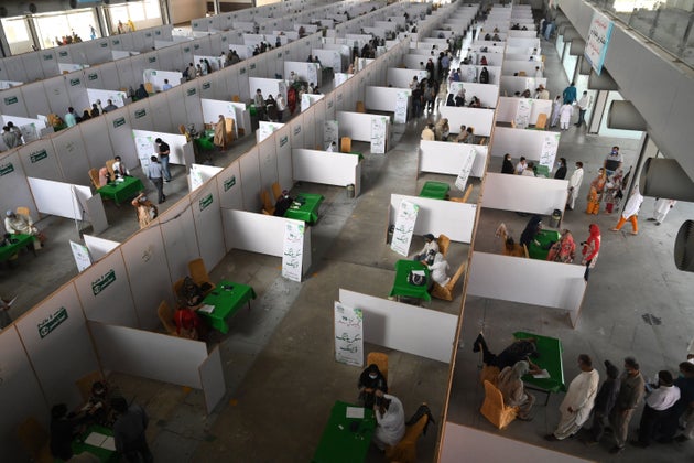 «Πόλεμος» για την άρση της πατέντας των εμβολίων κατά του