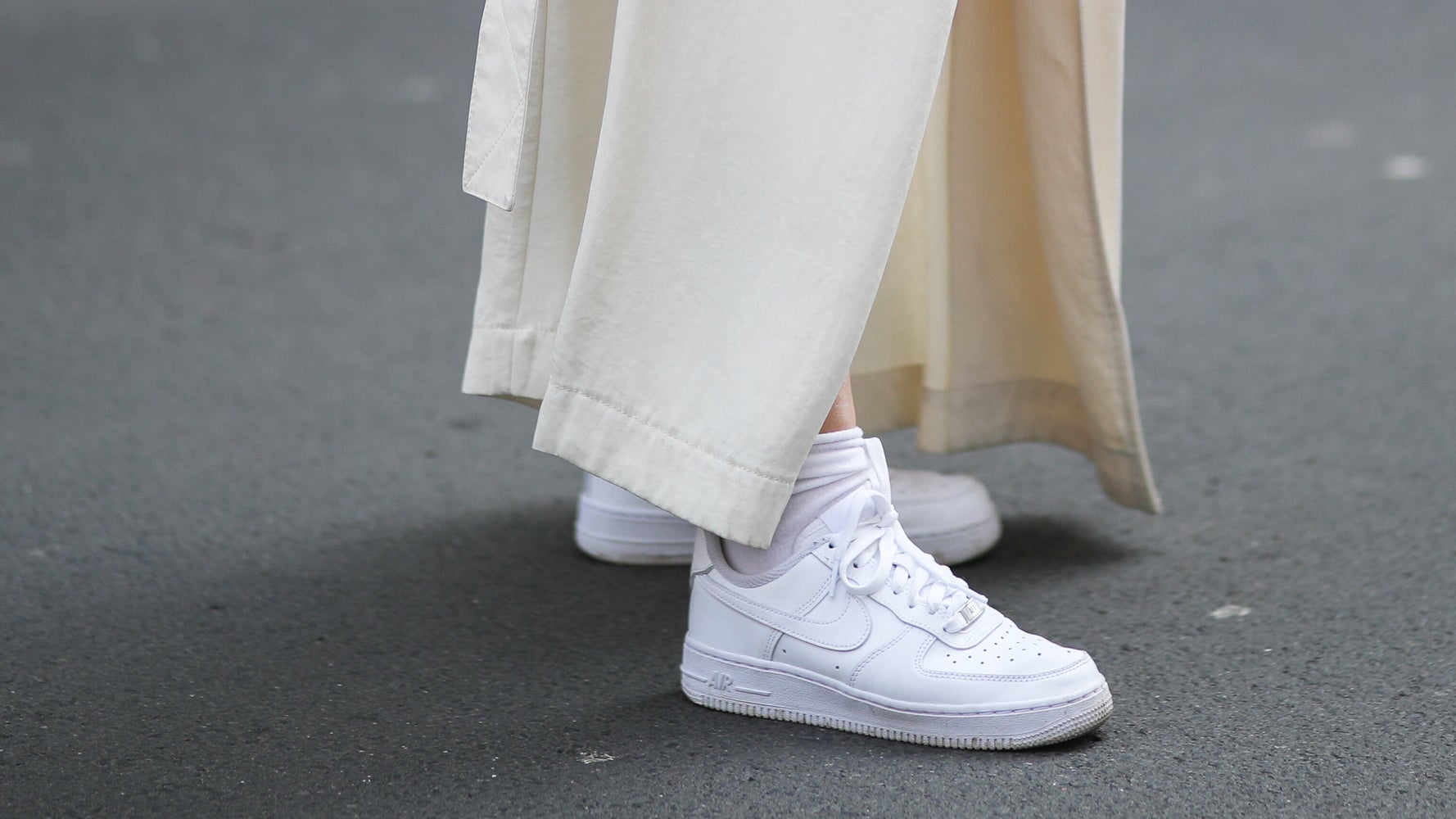 Nike air force 1 top low white on feet