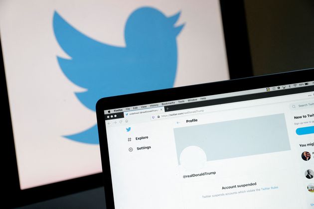 Le compte Twitter de Donald Trump a d'abord été suspendu le 8 janvier 2021