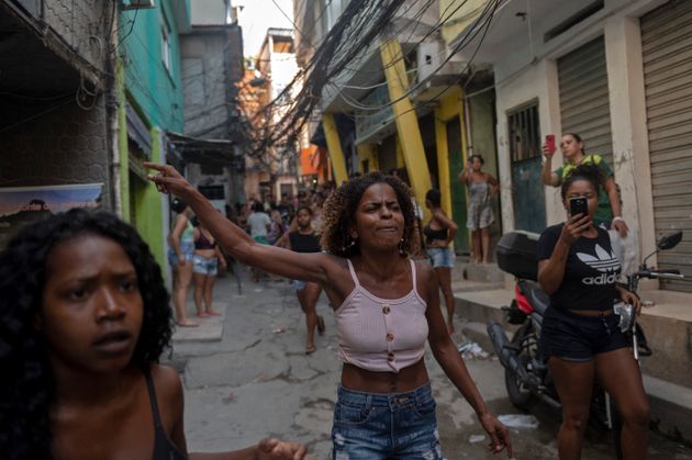Après la sanglante opération antidrogue, des manifestants dans les rues de Rio, au Brésil,...