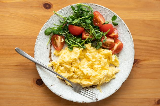 Anyone who's had rubbery scrambled eggs off a brunch buffet bar knows the hazards of trying to reheat eggs.