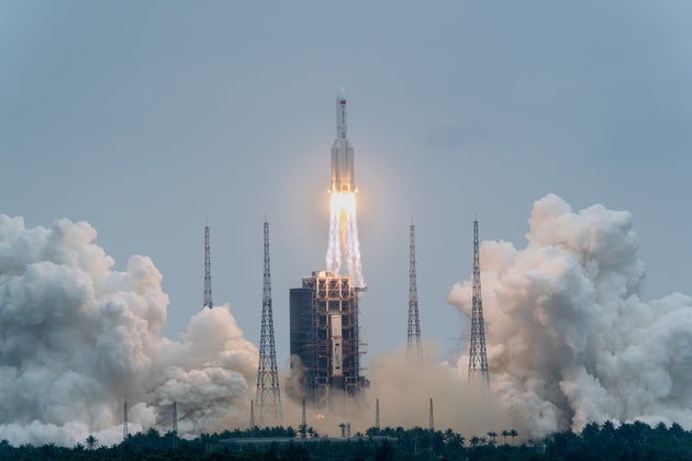 Razzo cinese in caduta: probabile rientro tra le 2 e le 4 su Nord Atlantico Razzo cinese in caduta: probabile rientro tra le 2 e le 4 su Nord Atlantico
