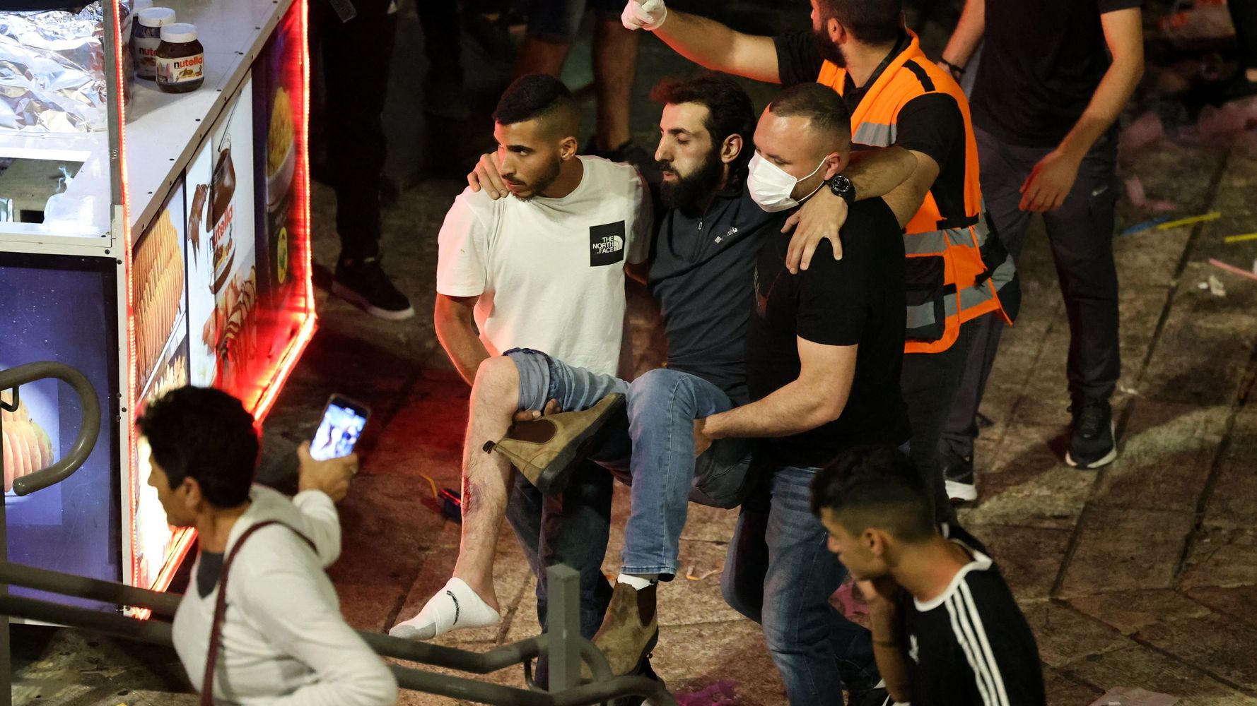 Beefed-up Israel Police Confront Palestinians In Jerusalem On Ramadan Holy Night