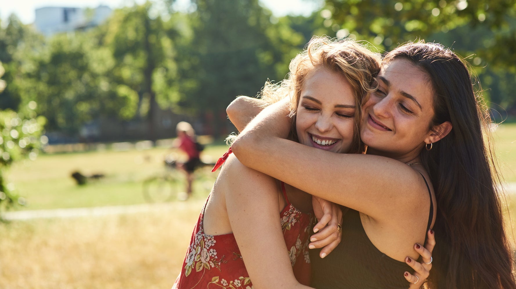 For Hug’s Sake: How To Have A Proper ‘Cautious Cuddle’ | HuffPost UK Life