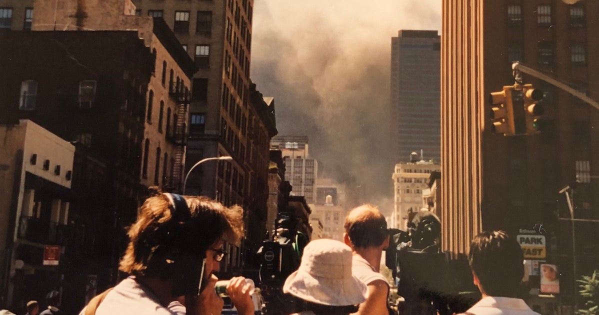 9.11テロ。煙あげるワールドトレードセンター近くの食堂で、パンケーキに垣間見た人の性