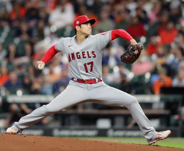大谷翔平選手が 実質三刀流 と話題に もう凄すぎて 実況アナも思わず笑うしかない 動画 ハフポスト 大谷翔平選手が 実質三刀流 と話題に もう凄すぎて 実況アナも思わず笑うしかない 動画 ハフポスト