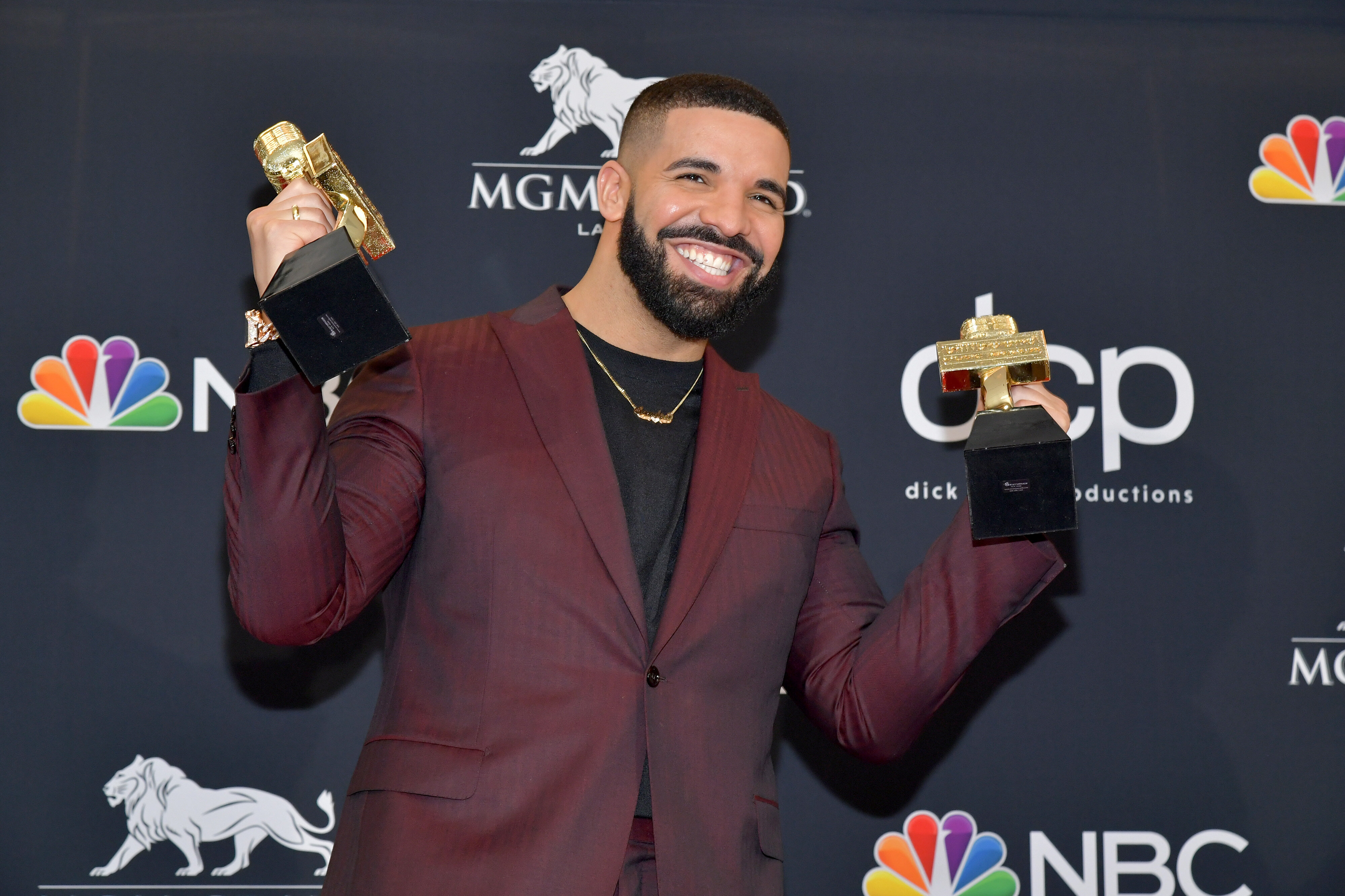 Drake Crowned Billboards Artist Of The Decade HuffPost Entertainment