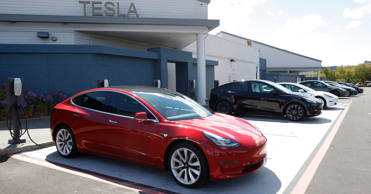 California Tesla Driver Arrested While Riding In Backseat