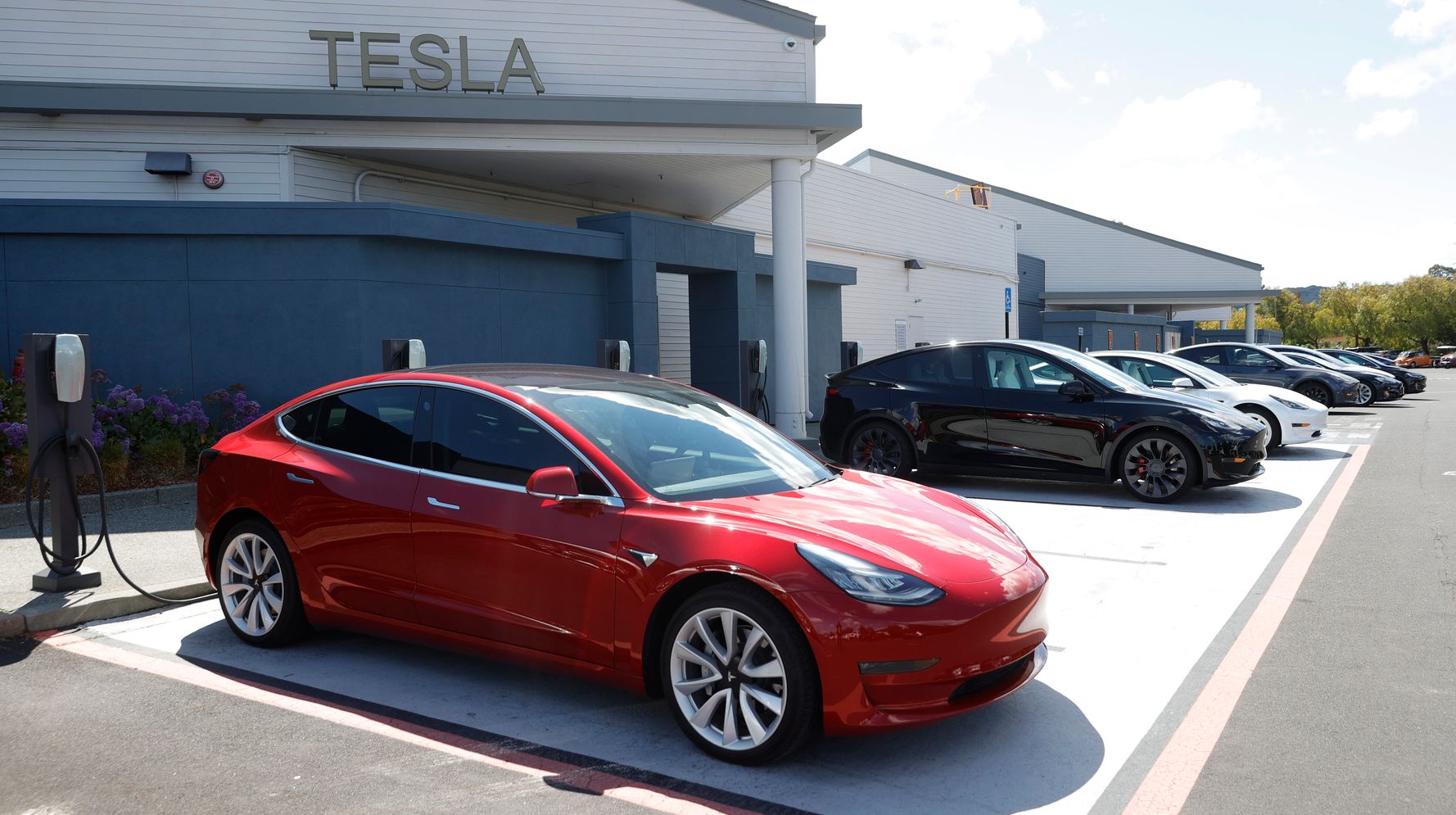 California Tesla Driver Arrested While Riding In Backseat