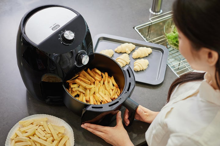 Freidoras sin aceite o cómo volver a disfrutar de las patatas fritas sin sentirse culpable.
