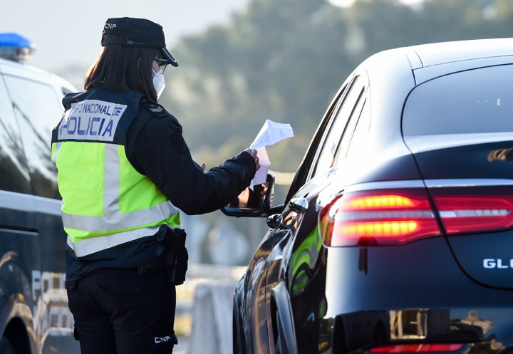Un control de carreteras en Zarza la Mayor, Cáceres