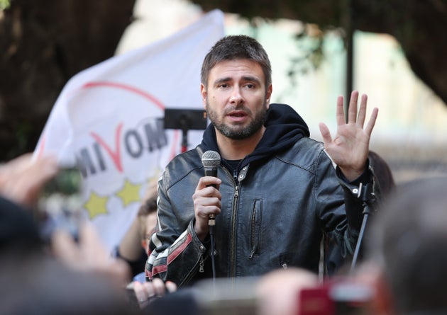Alessandro Di Battista: "Renzi, Scanzi e una sigaretta. E diedi l Alessandro Di Battista: "Renzi, Scanzi e una sigaretta. E diedi l