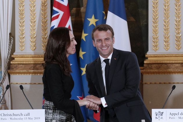 L'Appel de Christchurch sur le terrorisme en ligne s'étoffe malgré les difficultés (photo de Jacinda Ardern et Emmanuel Macron le 15 mai 2019)