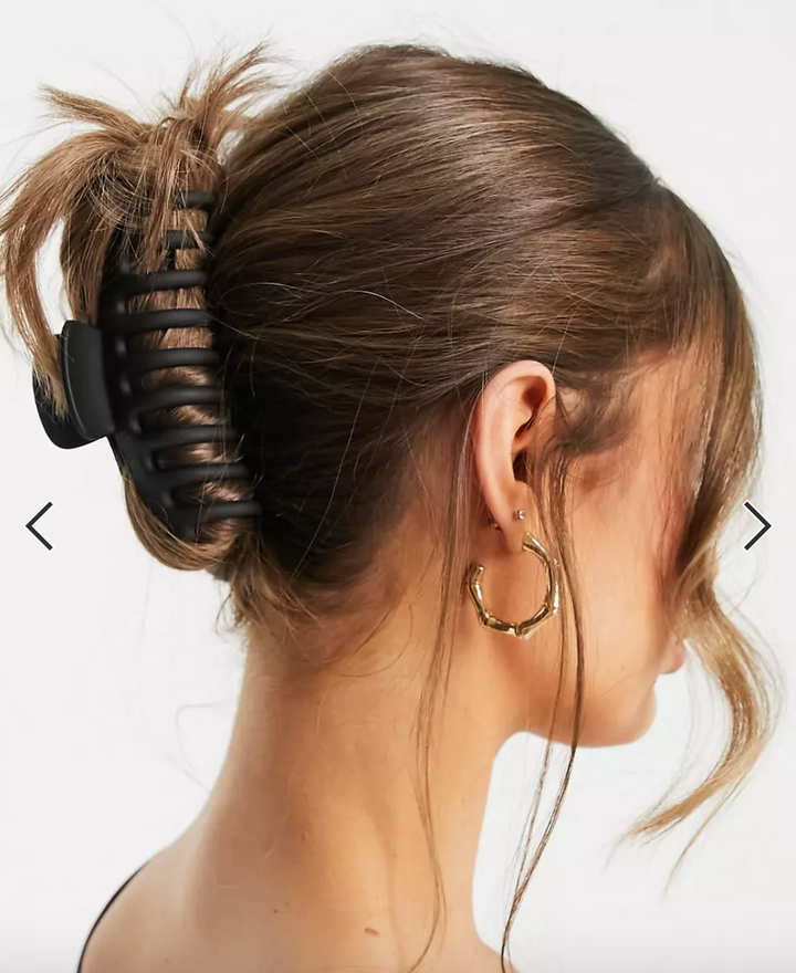 Pinza negra de Asos.