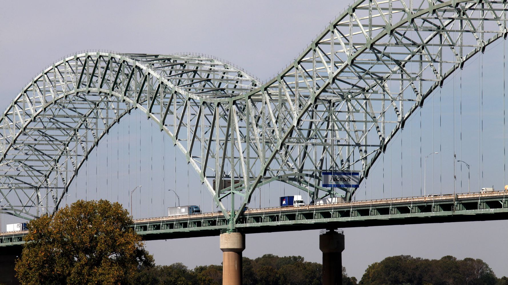 Repairing Cracked Memphis Bridge Could Take Months, Choking Vital Supply Chain Artery