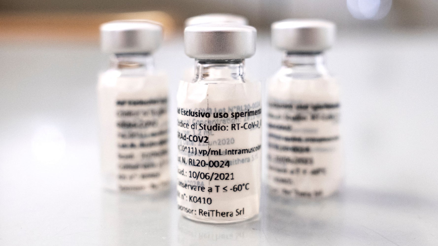 Il Vaccino Italiano Reithera Rischia Di Non Veder Mai La Luce Corte Conti Blocca I Soldi L Huffpost