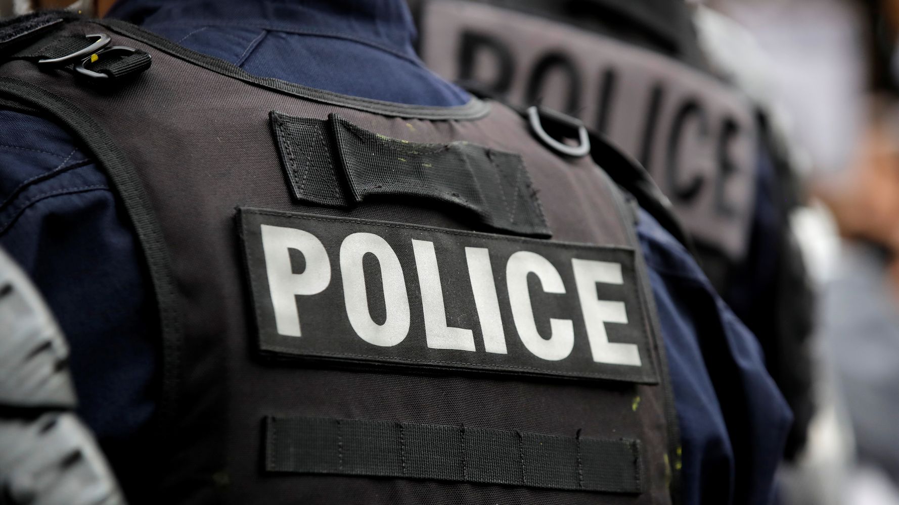 Policier agressé à Rive-de-Gier (Loire): 6 personnes mises en examen