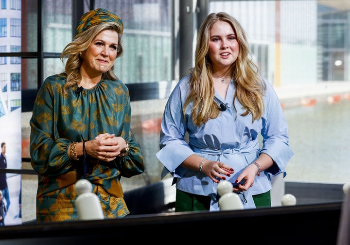Máxima y Alexia de Holanda, en abril.