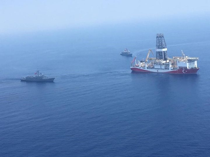 11 Ιουλίου 2019. Το τουρκικό ερευνητικό πλοίο - γεωτρύπανο Γιαβούζ, επιχειρεί παράνομα στα δυτικά της Κύπρου, στην Ανατολική Μεσόγειο. Photo by Turkish National Defence Ministry / Handout/Anadolu Agency/Getty Images)