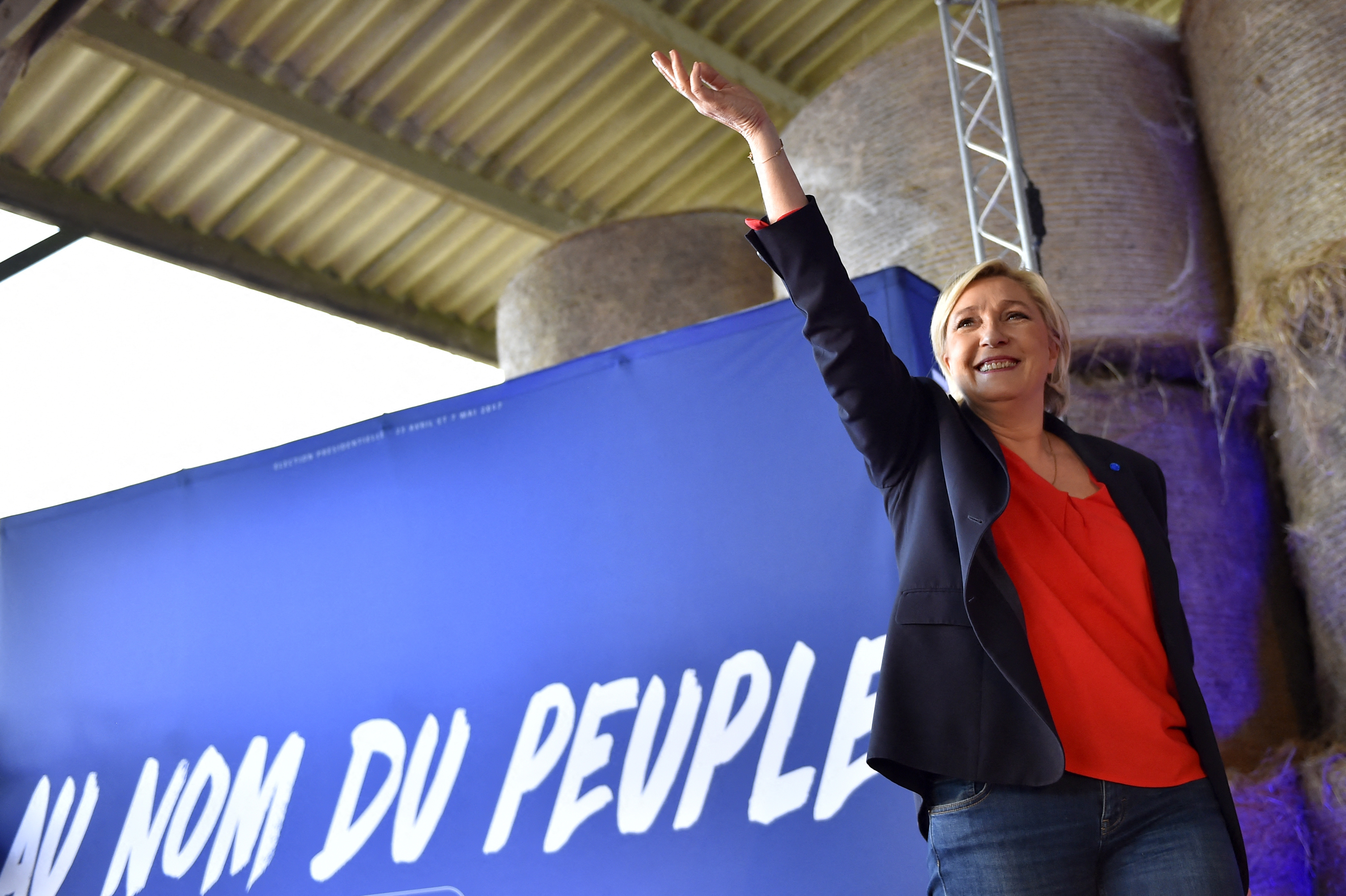 Réforme de la haute fonction publique: Marine Le Pen écrit aux préfets et ça ne plaît pas au gouvernement